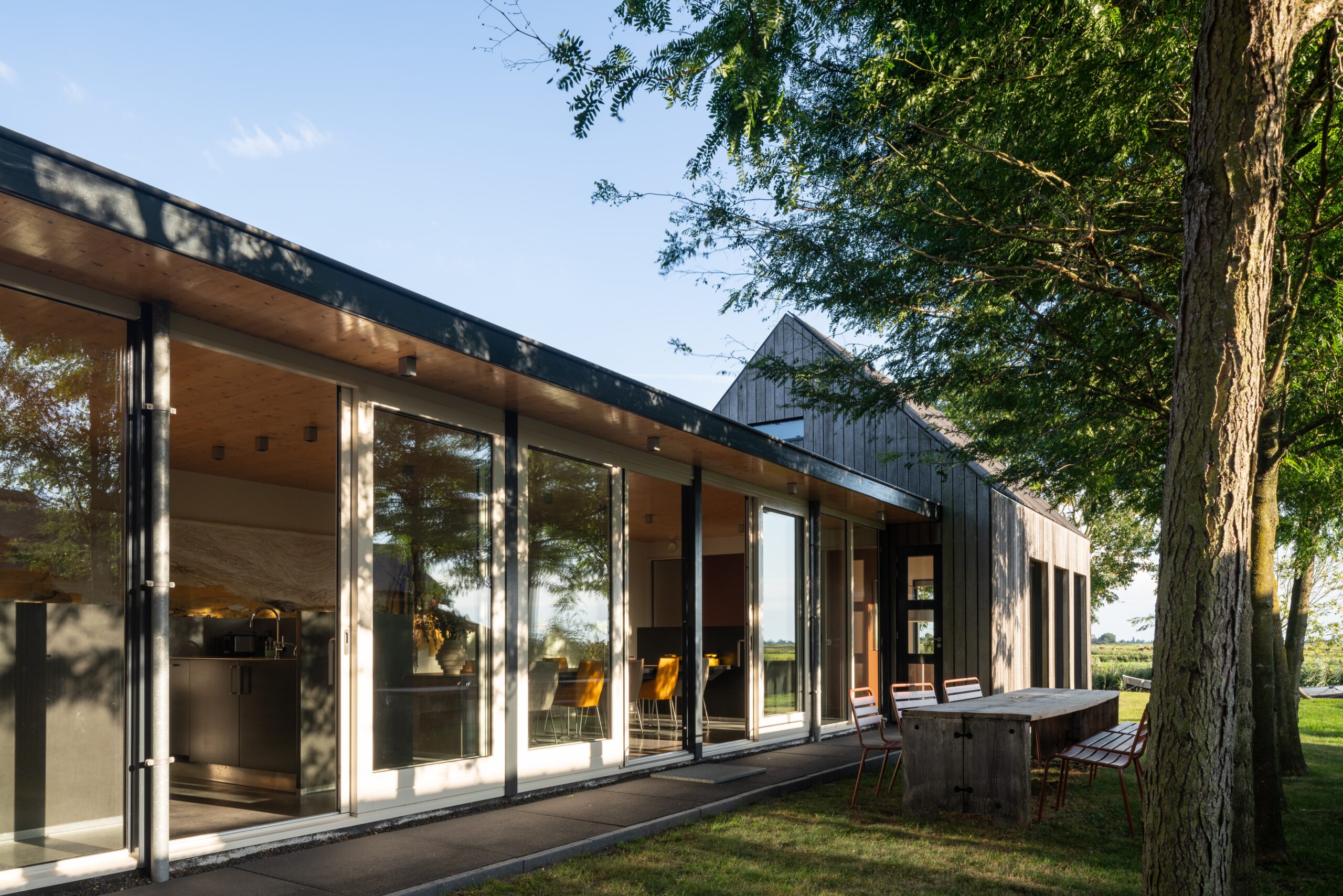 De Takomst buitenzijde